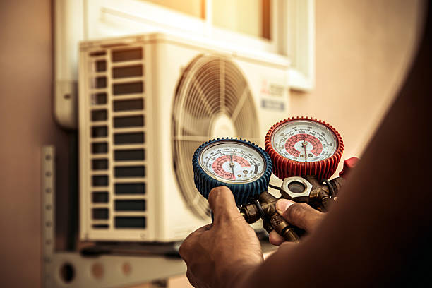Professional Hvac Installation technician working in Lascassas, TN